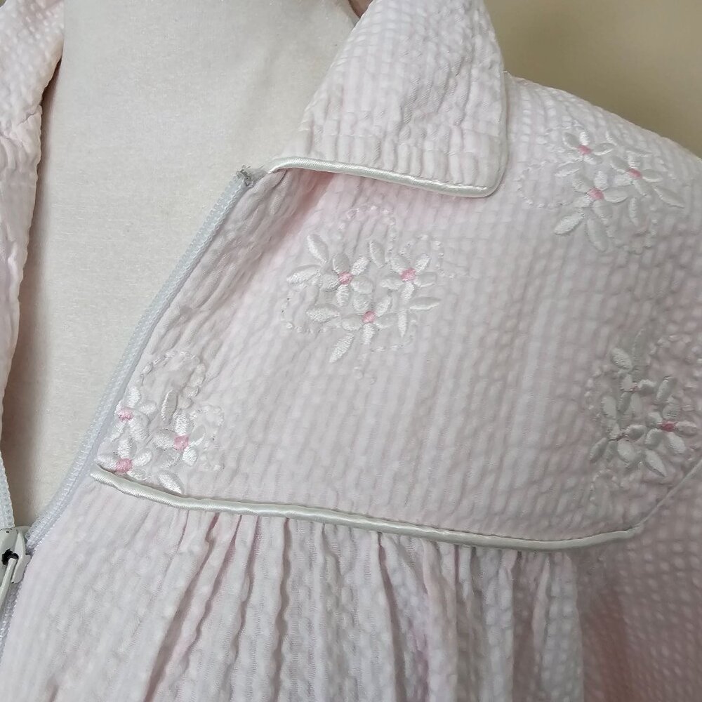 Vintage Barbizon Long Embroidered Nightgown Pajamas Pink White Seersucker Size S - Picture 2 of 16